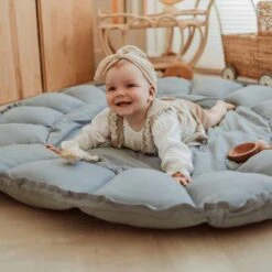 3 In 1 Spielmatte „Bloom“ (Dusty Blue) 16 3 In 1 Spielmatte „Bloom“ (Dusty Blue) -Kinderspielzeug Bloom blau organic mat6