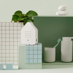 Zwitscherbox (Classic) -Kinderspielzeug Zwitscherbox white bathroom landscape 1