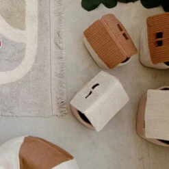 Korb-Haus „Toffee“ -Kinderspielzeug basket house vintage nude lorenacanals 10