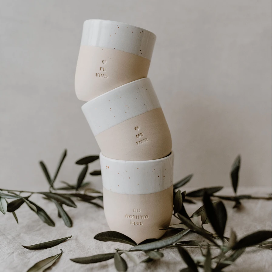 Steingut-Becher „Do Nothing Club“ 5 Steingut-Becher „Do Nothing Club“ – Bild 3
