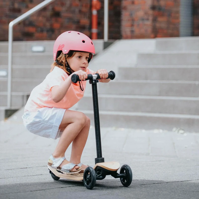 Tretroller Boo „Black Line“ Von CROOZABOO 3 Tretroller Boo „Black Line“ Von CROOZABOO