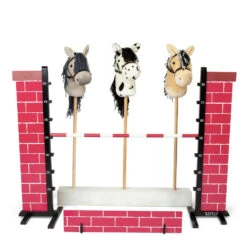 Sprung-Hindernis Für Die Hobby Horses Im Backstein-Design