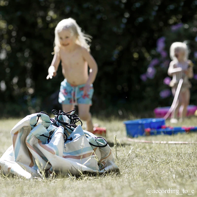 „Stripes“ Outdoor Toy Storage Bag (2 In 1 Spielmatte) 11 „Stripes“ Outdoor Toy Storage Bag (2 In 1 Spielmatte) – Bild 9