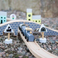 JaBaDaBaDo Auto-Spiel-Set (blau) 9 JaBaDaBaDo Auto-Spiel-Set (blau) -Kinderspielzeug trainset2